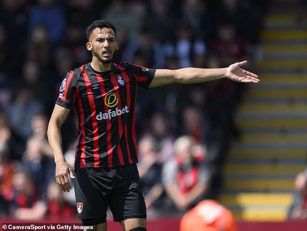 Bournemouth defender Lloyd Kelly is also in talks over a free transfer to Newcastle