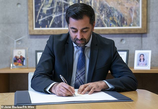1715090785 372 Humza Yousaf officially quits as Scottish First Minister paving the