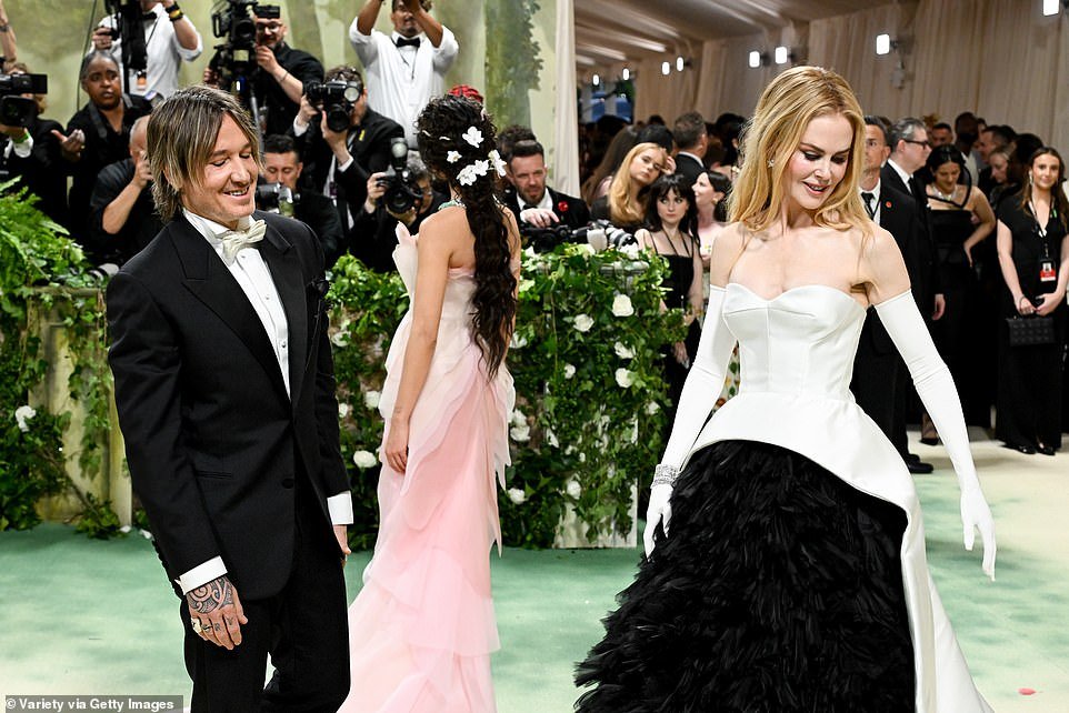 Eiza (center), Keith and Nicole were all spotted on the steps of the Met Museum at the same time