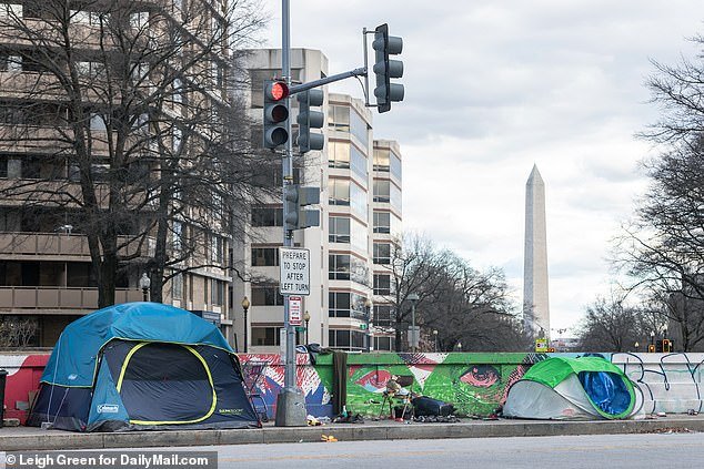 Homeless people in Washington, DC Homeless people are camping in public spaces in the nation's capital.