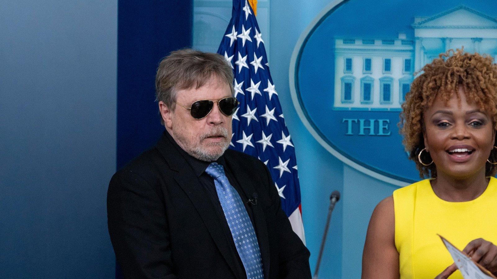 'Star Wars' actor Mark Hamill drops by White House for a visit with 'Joe-bi-Wan Kenobi'